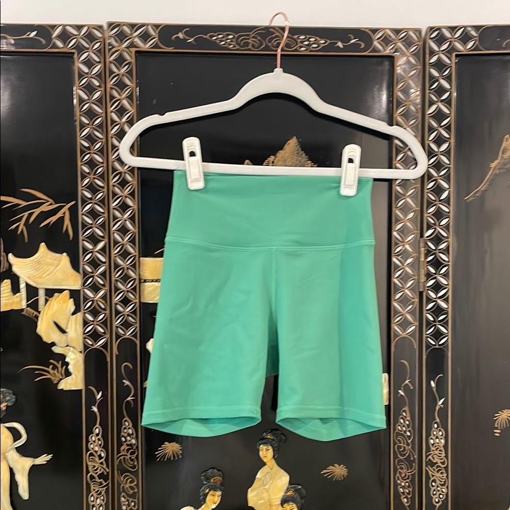 Wilo Women's Green Bike Shorts